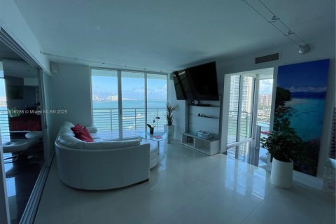 Condo in Miami, Florida, 3 bedrooms  № 1971080 - photo 4