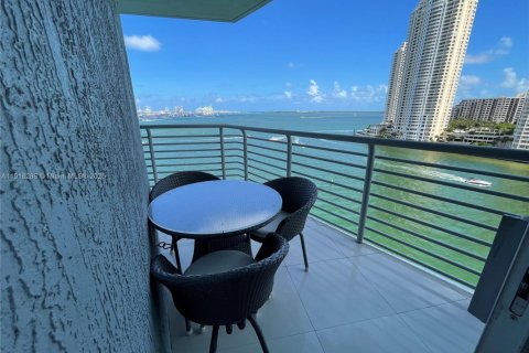 Condo in Miami, Florida, 3 bedrooms  № 1971080 - photo 8