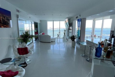 Condo in Miami, Florida, 3 bedrooms  № 1971080 - photo 3