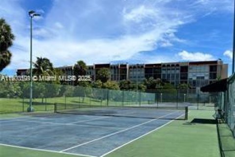 Condominio en alquiler en Hallandale Beach, Florida, 1 dormitorio, 76.18 m2 № 1953555 - foto 14