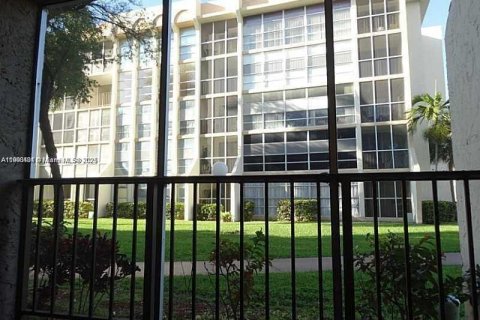 Condominio en alquiler en Hallandale Beach, Florida, 1 dormitorio, 76.18 m2 № 1953555 - foto 9