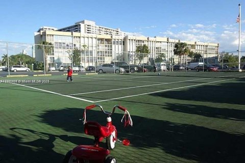 Condominio en alquiler en Hallandale Beach, Florida, 1 dormitorio, 76.18 m2 № 1953555 - foto 11