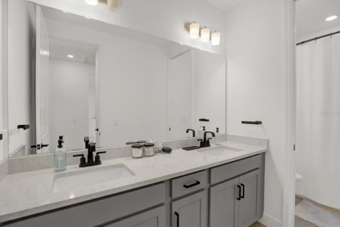 Casa en venta en Bradenton, Florida, 5 dormitorios, 337.98 m2 № 1725303 - foto 16