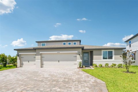 House in Zephyrhills, Florida 5 bedrooms, 283.44 sq.m. № 2116255