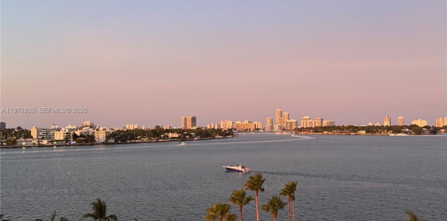 Condominio en North Bay Village, Florida, 1 dormitorio  № 2033493