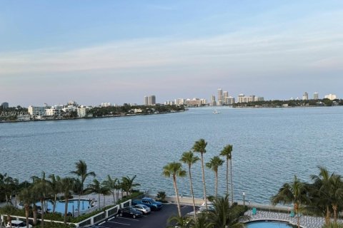 Condominio en venta en North Bay Village, Florida, 1 dormitorio, 76.64 m2 № 2033493 - foto 19