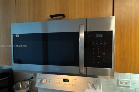 Condominio en venta en North Bay Village, Florida, 1 dormitorio, 76.64 m2 № 2033493 - foto 12