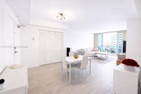 Condominio en venta en North Bay Village, Florida, 1 dormitorio, 76.64 m2 № 2033493 - foto 5