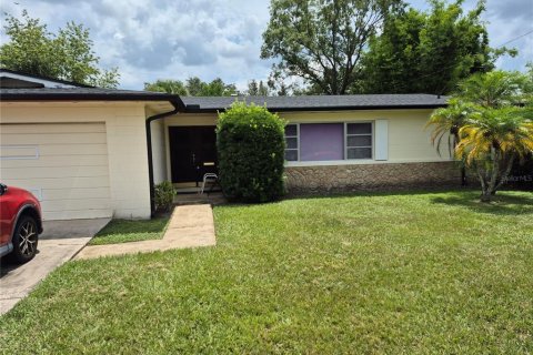 House in Winter Park, Florida 4 bedrooms, 145.86 sq.m. № 1875754 - photo 1