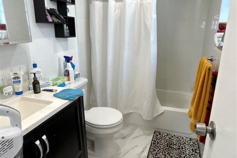 Купить кондоминиум в Холливуд, Флорида 1 спальня, 86.77м2, № 1997214 - фото 4