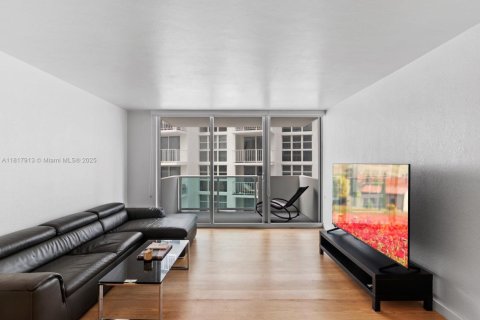 Condo in Miami Beach, Florida, 1 bedroom  № 1779132 - photo 2