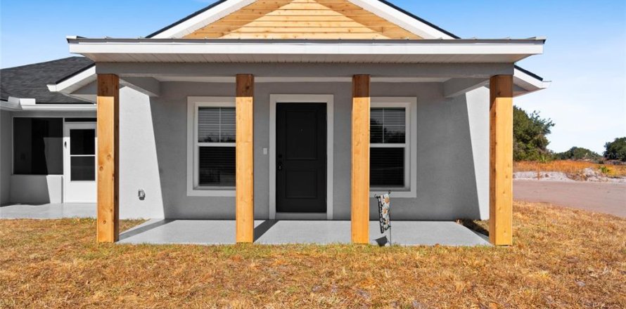 House in Okeechobee, Florida 3 bedrooms, 119.94 sq.m. № 2258805
