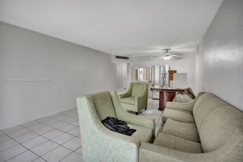 Condominio en venta en Miami, Florida, 2 dormitorios, 107.4 m2 № 1464074 - foto 21