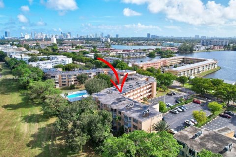 Condominio en venta en Miami, Florida, 2 dormitorios, 107.4 m2 № 1464074 - foto 2