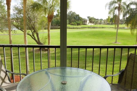 Condominio en alquiler en Weston, Florida, 2 dormitorios, 118.26 m2 № 2054183 - foto 2