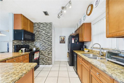 House in Palm Bay, Florida 3 bedrooms, 124.12 sq.m. № 1864176 - photo 16