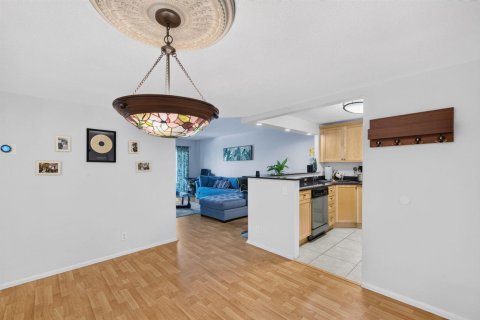 Copropriété à louer à Wilton Manors, Floride: 2 chambres, 92.9 m2 № 2191871 - photo 14