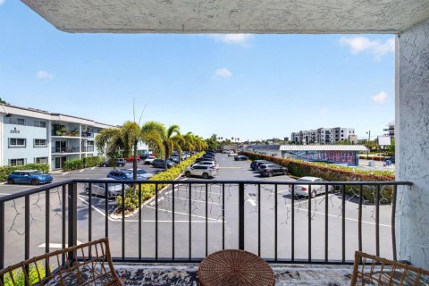 Copropriété à louer à Wilton Manors, Floride: 2 chambres, 92.9 m2 № 2191871 - photo 4