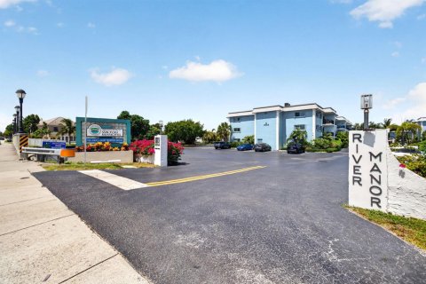 Copropriété à louer à Wilton Manors, Floride: 2 chambres, 92.9 m2 № 2191871 - photo 7