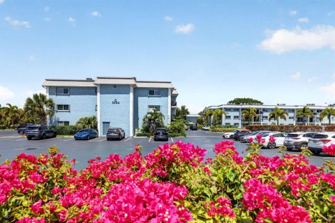Copropriété à louer à Wilton Manors, Floride: 2 chambres, 92.9 m2 № 2191871 - photo 9