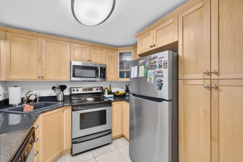 Copropriété à louer à Wilton Manors, Floride: 2 chambres, 92.9 m2 № 2191871 - photo 24