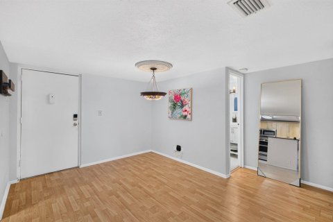 Copropriété à louer à Wilton Manors, Floride: 2 chambres, 92.9 m2 № 2191871 - photo 21