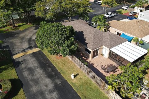 Casa en venta en Cutler Bay, Florida, 3 dormitorios, 132.2 m2 № 1955597 - foto 23