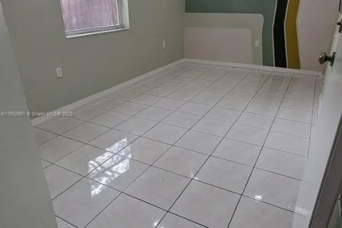 Casa en venta en Cutler Bay, Florida, 3 dormitorios, 132.2 m2 № 1955597 - foto 14