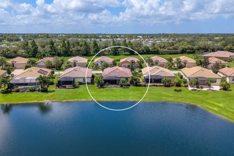 Villa ou maison à vendre à Bradenton, Floride: 3 chambres, 188.78 m2 № 2296155 - photo 3