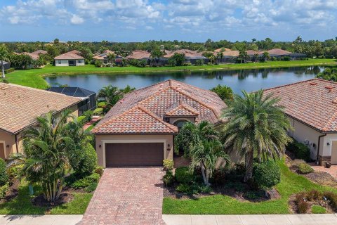 House in Bradenton, Florida 3 bedrooms, 188.78 sq.m. № 2296155