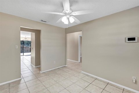 Villa ou maison à vendre à Orlando, Floride: 4 chambres, 161.74 m2 № 2135992 - photo 13
