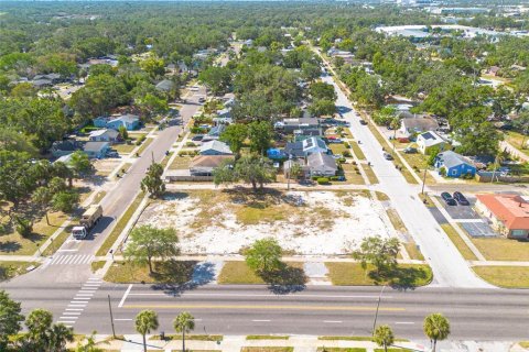 Terreno en venta en Saint Petersburg, Florida № 1678521 - foto 2