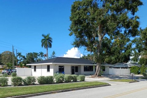 House in Bradenton, Florida 3 bedrooms, 150.78 sq.m. № 2103128