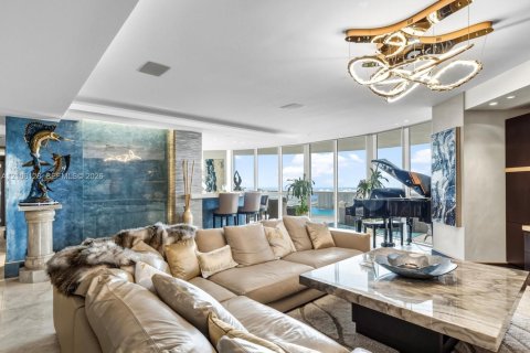 Copropriété à vendre à Sunny Isles Beach, Floride: 3 chambres, 280.19 m2 № 2414841 - photo 2