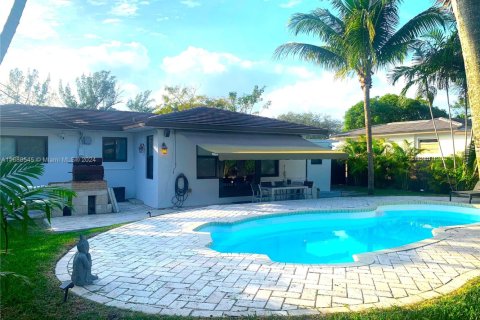 House in Miami, Florida 3 bedrooms, 139.63 sq.m. № 1429975 - photo 19