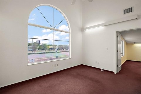 Propiedad comercial en alquiler en Leesburg, Florida, 334.45 m2 № 1742545 - foto 28