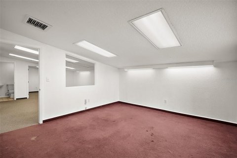 Propiedad comercial en alquiler en Leesburg, Florida, 334.45 m2 № 1742545 - foto 29