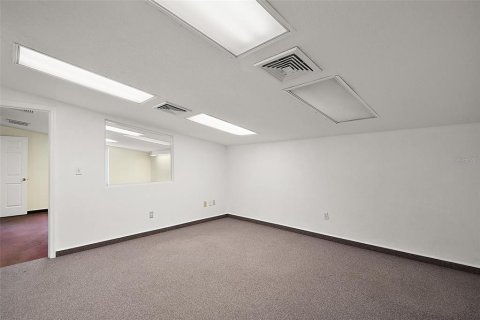Propiedad comercial en alquiler en Leesburg, Florida, 334.45 m2 № 1742545 - foto 23