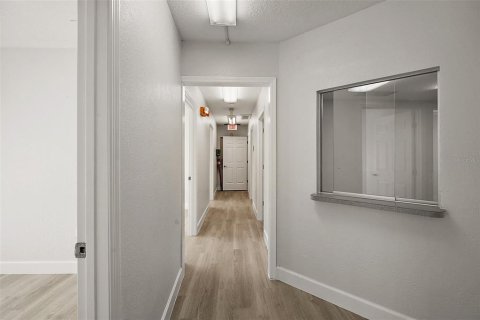 Propiedad comercial en alquiler en Leesburg, Florida, 334.45 m2 № 1742545 - foto 19