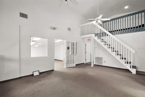 Propiedad comercial en alquiler en Leesburg, Florida, 334.45 m2 № 1742545 - foto 21