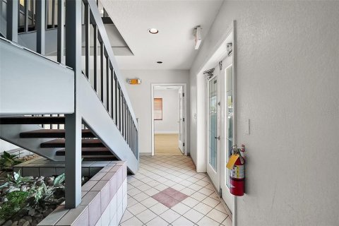 Propiedad comercial en alquiler en Leesburg, Florida, 334.45 m2 № 1742545 - foto 4