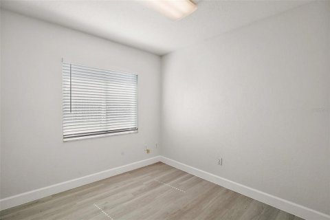 Propiedad comercial en alquiler en Leesburg, Florida, 334.45 m2 № 1742545 - foto 15