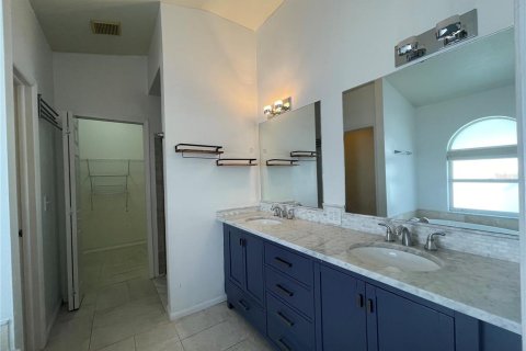 House in Valrico, Florida 4 bedrooms, 190.82 sq.m. № 1772054 - photo 13
