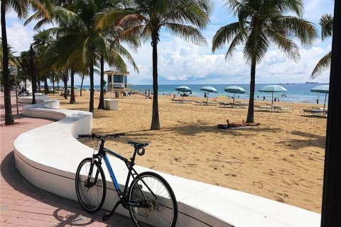 Condo in Fort Lauderdale, Florida, 1 bedroom № 2382803 - photo 22