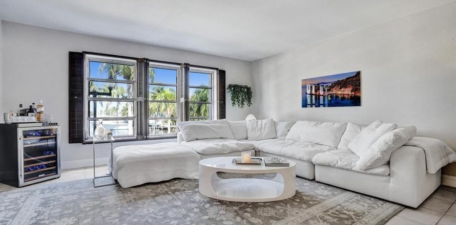 Condo in Fort Lauderdale, Florida, 1 bedroom № 2382803