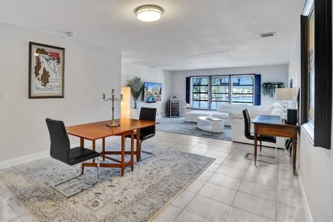 Condo in Fort Lauderdale, Florida, 1 bedroom № 2382803 - photo 4
