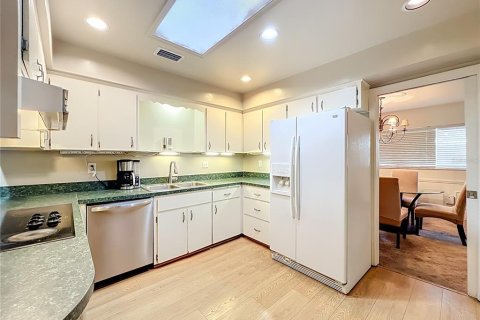 Villa ou maison à vendre à Altamonte Springs, Floride: 4 chambres, 173.82 m2 № 2142949 - photo 11