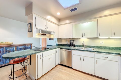Villa ou maison à vendre à Altamonte Springs, Floride: 4 chambres, 173.82 m2 № 2142949 - photo 7