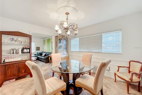 Villa ou maison à vendre à Altamonte Springs, Floride: 4 chambres, 173.82 m2 № 2142949 - photo 5