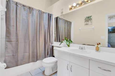 Townhouse in Orlando, Florida 2 bedrooms № 1862818 - photo 11